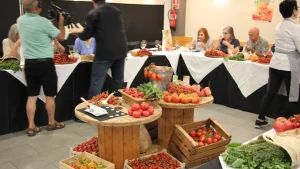 COME VERANO - MENJA ESTIU 2024 Carme Ruscalleda - AGEM - Mayoristas de frutas y hortalizas de Mercabarna